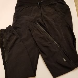 Ivivva Live to Move Studio Capri Pants